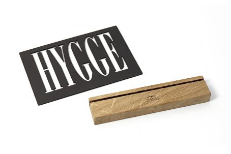 Design Schriftzug HYGGE Holz Eiche schwarz DEKO Wohnen Geschenk Verpackung