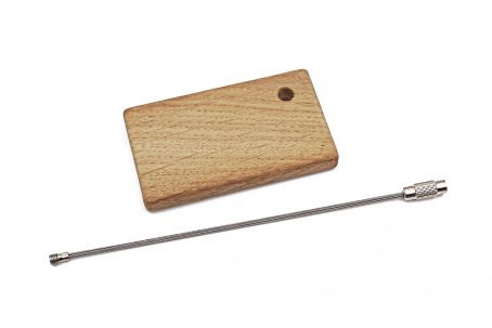 Schlüsselanhänger Holzschlüsselanhänger Eiche massiv Schlüsselband Edelstahl nachhaltiger Anbau Geschenk Geschenkidee Geschenkbox Edelstahlseil Design
