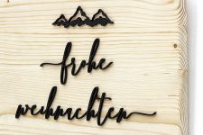 Türschild Frohe Weihnachten aus Holz –3D Deko Schrift auf Natur-Holz – Berge-Türdeko für Advent, Winter, Christmas, Xmas